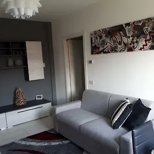 Appartement My, Mira
